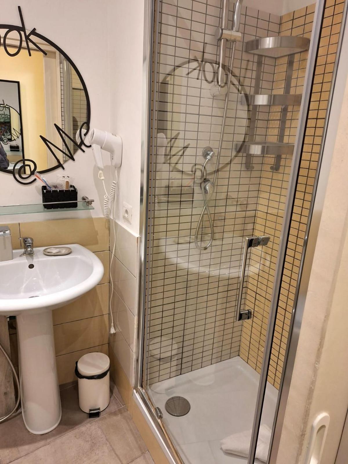 Re Di Roma Nice Rooms Экстерьер фото
